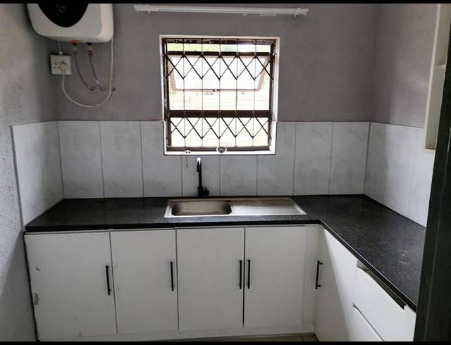 1 BEDROOM PROPERTY TO RENT IN GLEN MARAIS